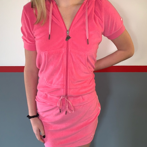 pink nike tracksuit women's set